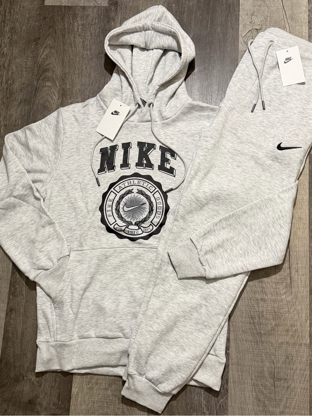 Large Nike Men’s Light Gray Zip-Up Style Hoodie with Black Logo
